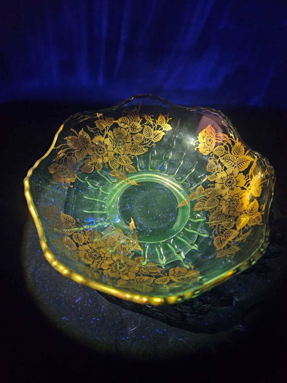 Gold Plate - Picture 3 of 3
